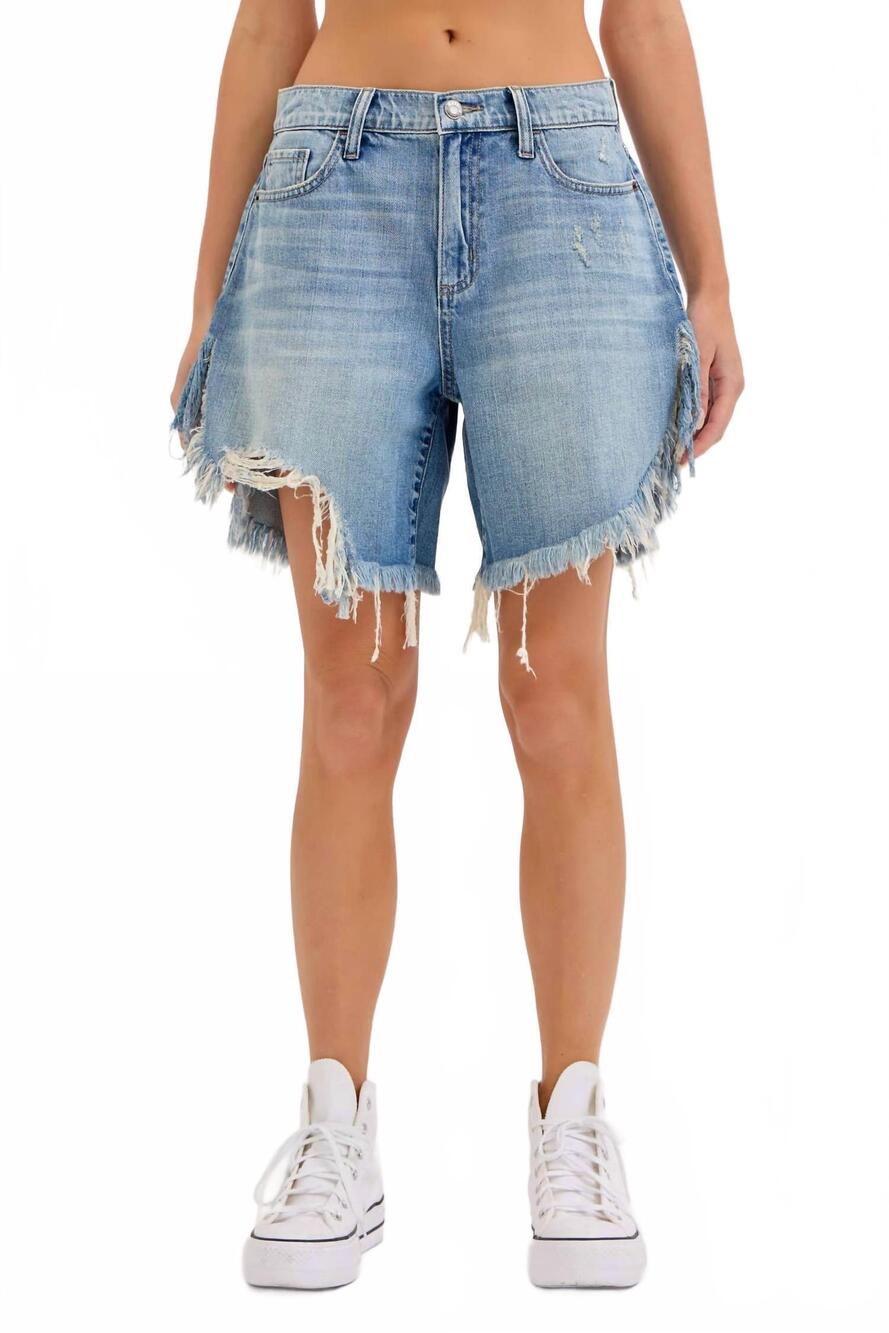 NEW CELLO mid waisted cut off shorts in medium wash